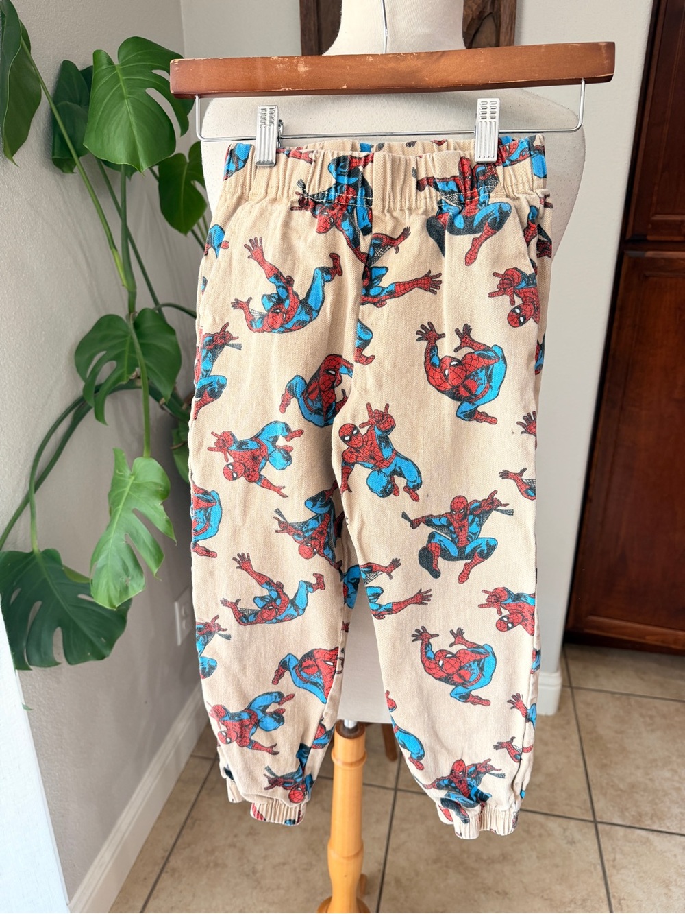 Marvel Spider-Man Boys Jogger Pants Size 7 Tan All Over Print
